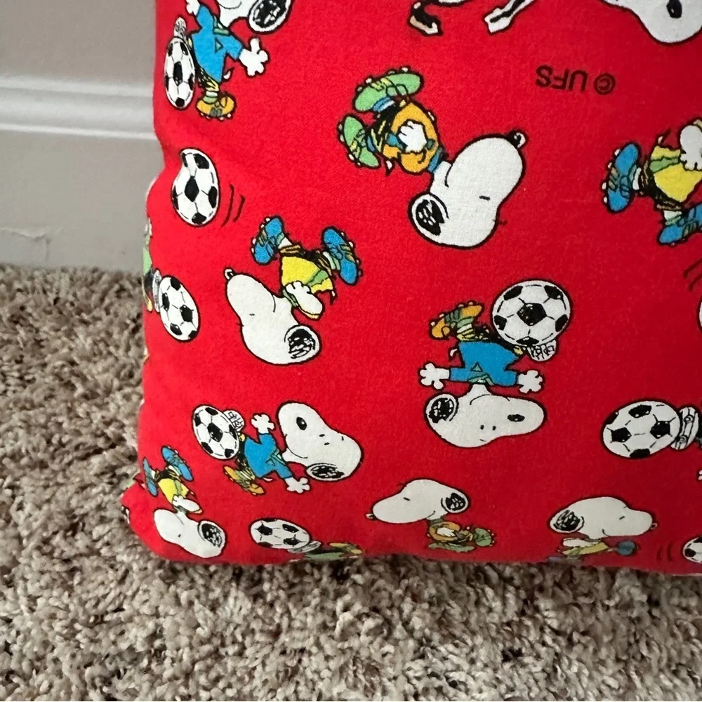 VTG 2000s Peanuts Snoopy UFS Soccer Player Handmade Pillow 14” RARE FABRIC